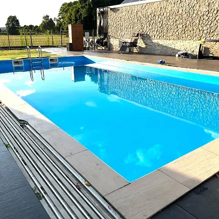 Fafa Home With Pool Essen Buitenkant foto