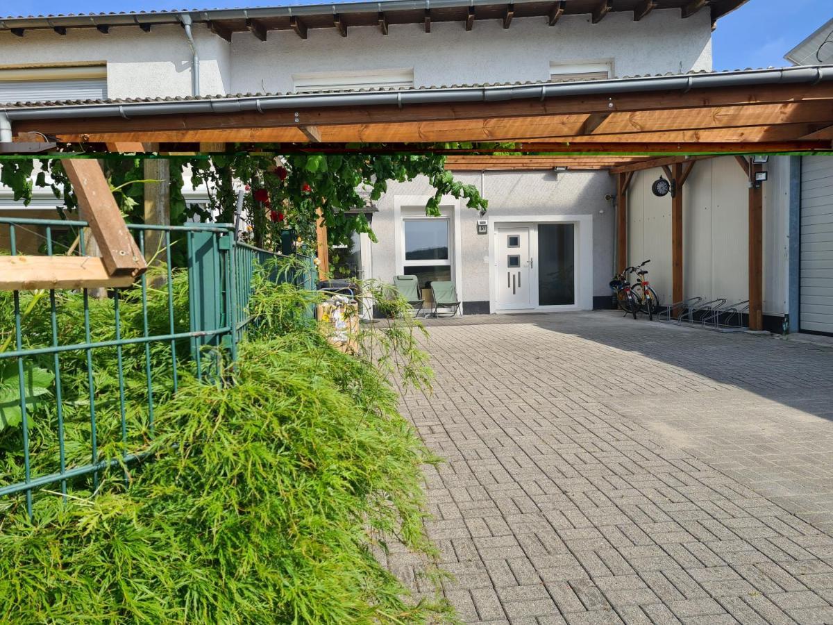 Apartment Fafa With Pool Essen